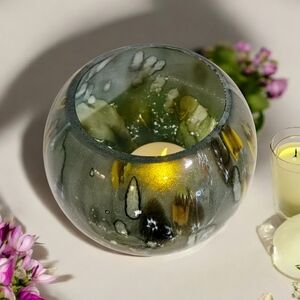 Candle Holder with Flickering Battery Tea light